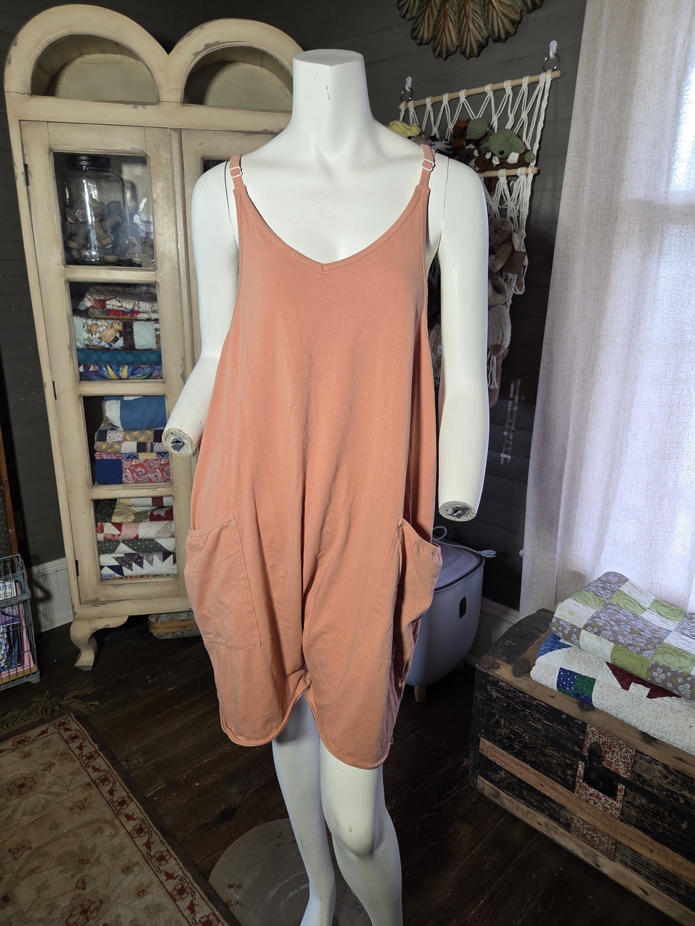 Casual Sleeveless Coral Romper with Pockets